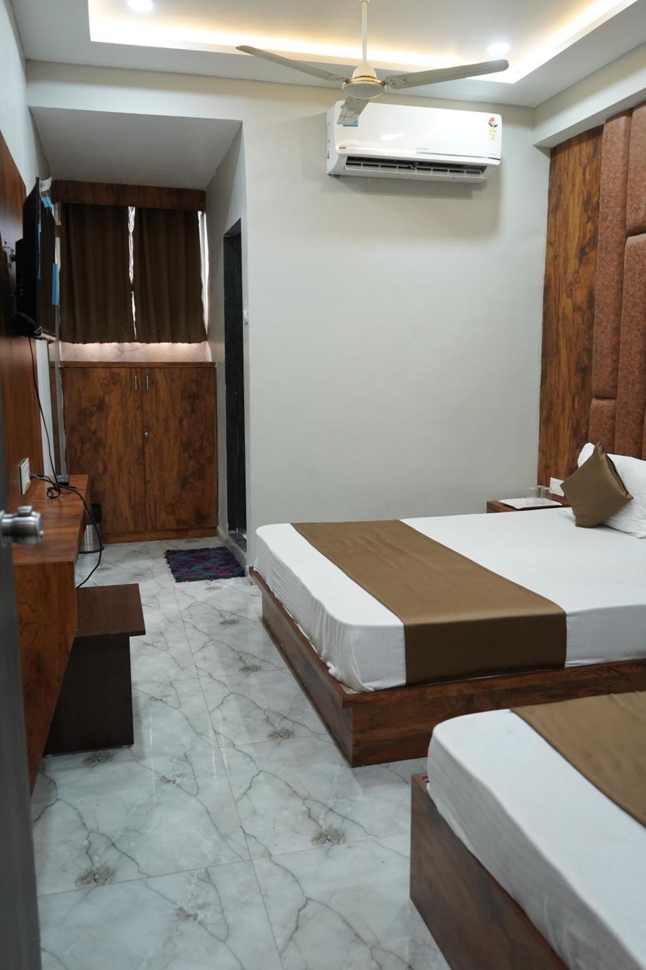 Hotel Pr Villa Gandhinagar Eksteriør billede